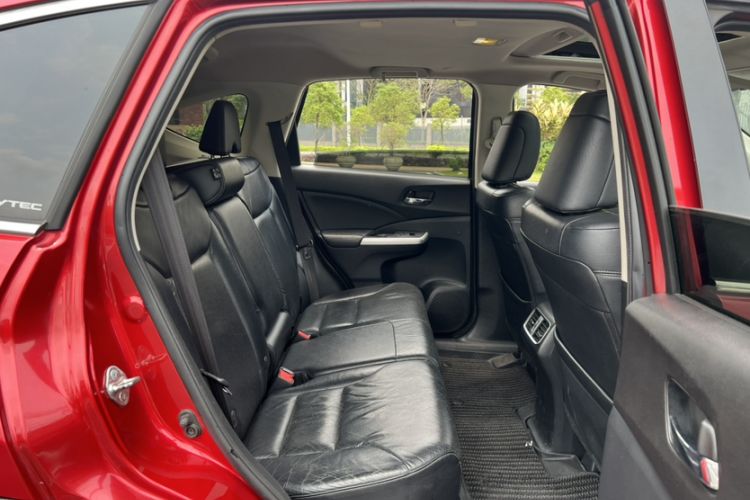 Used Honda CR-V 2015 2.4L two-wheel drive luxury version Interior 3