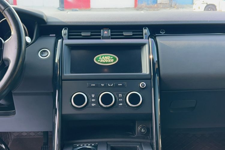 Used Land Rover Discovery 2018 2.0T SE
