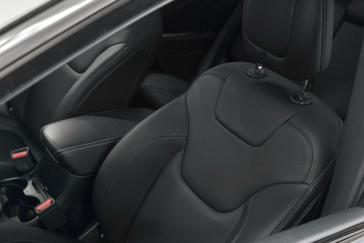 Used Jeep Cherokee 2019 2.0T Two-Wheel Drive Smart Enjoyment Version China VI
