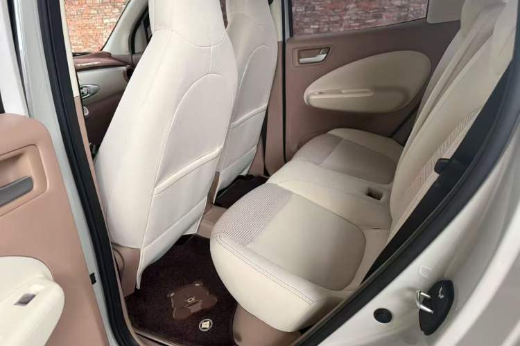 Used Wuling Hongguang MINIEV 2025 Four-Door Version Advanced Edition Interior 4