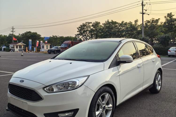 Used Ford Focus 2017 Hatchback 1.6L Automatic Comfort Plus SmartDrive Edition Guazi used car, China used car export, Used car for sale, Used  cars, Cheapest cars for sale