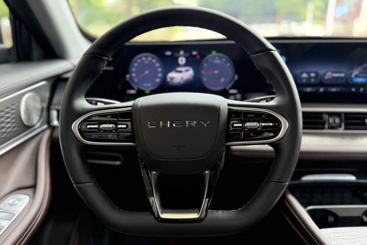 Used Chery Tiggo 8 PLUS 2024 Champion Edition 290TGDI DCT Deluxe Version 5-Seater