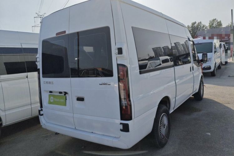 Used JMC Fushun 2025 2.0T 6MT Diesel Mid-Drive Mid-Roof Commercial Multi-Purpose 7-Seater Passenger Vehicle
