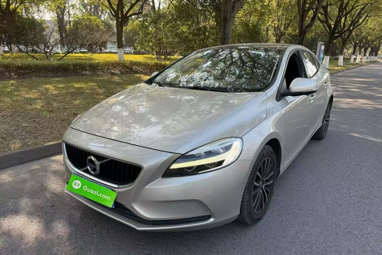 Used Volvo V40 2017 T3 Zhiyi Edition