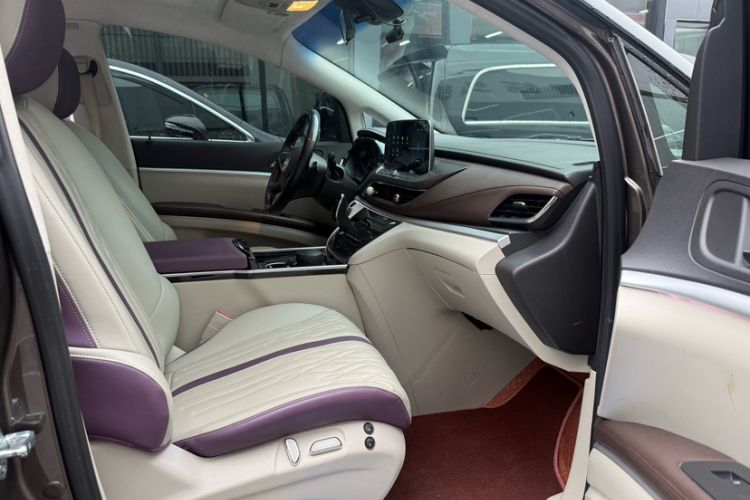 Used Buick GL8 2023 Land Executive Class Smart Enjoyment Model
