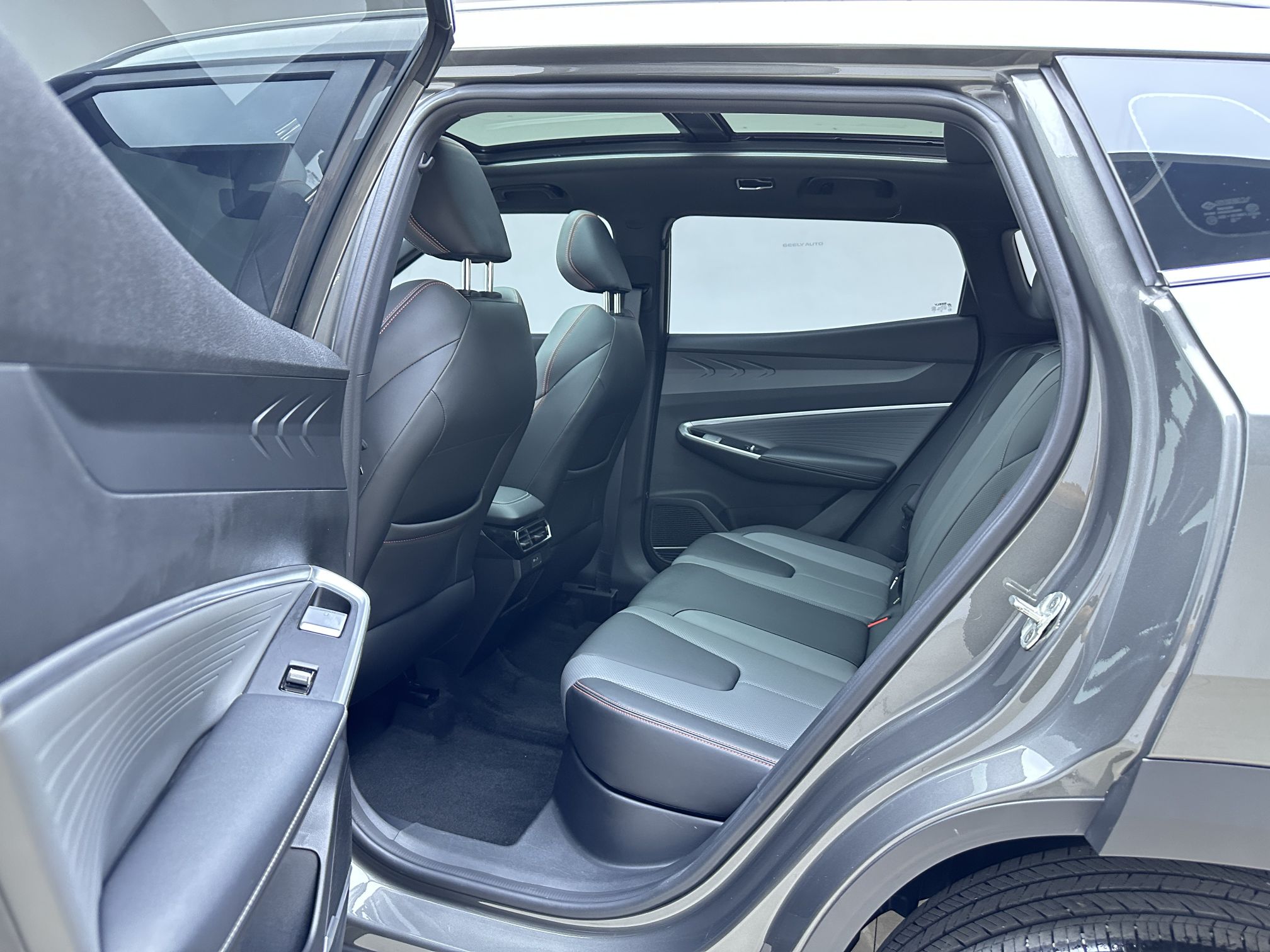 Geely Auto Emgrand X7 Sport 2023 Boyue COOL 1.5TD Smart Connect+ — снимка 18