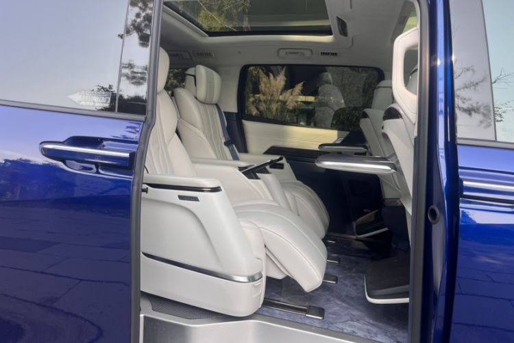 Used Buick Century 2023 2.0T Six-Seater Yinshi Edition
