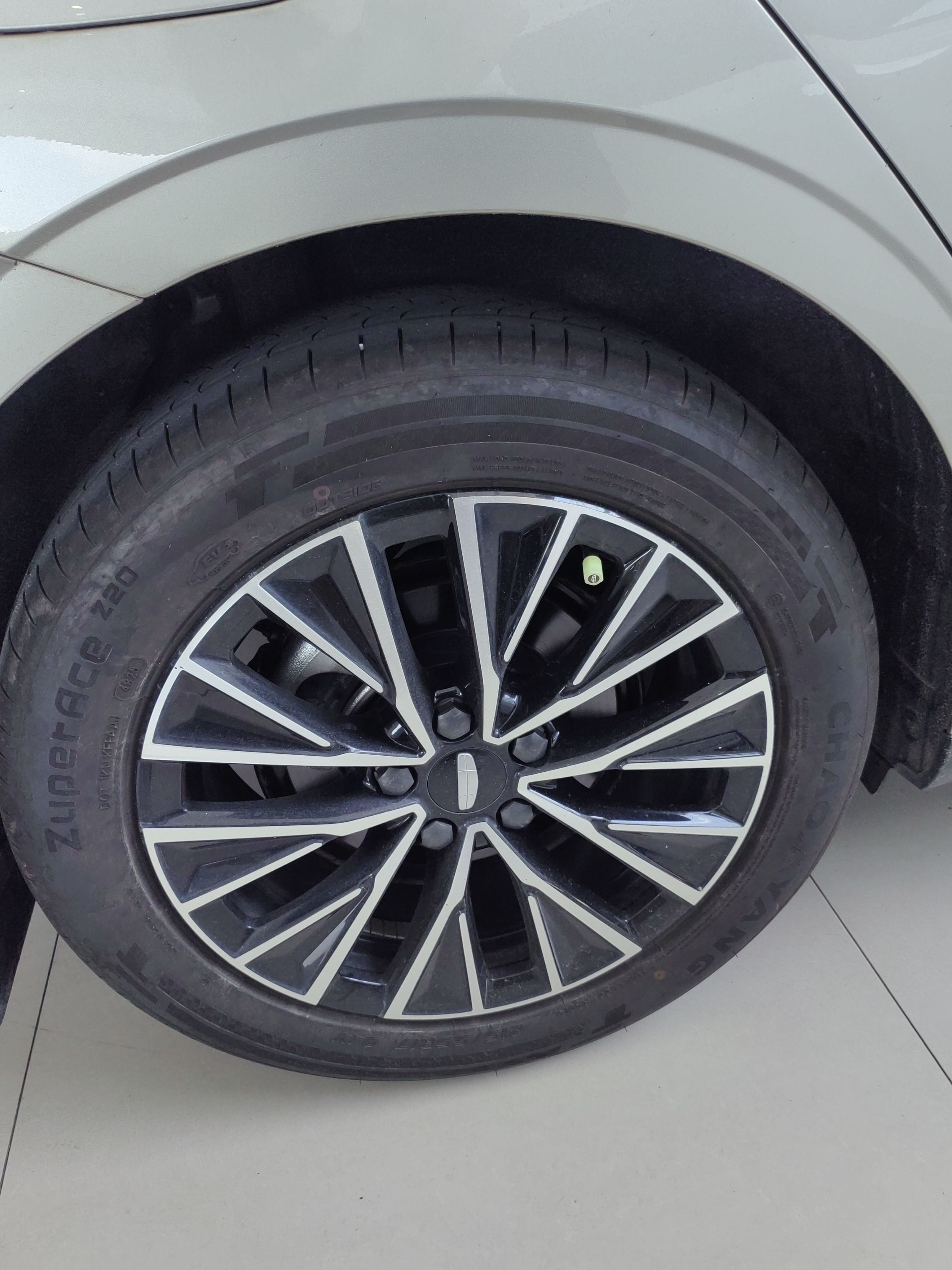 Geely Auto Emgrand 2026 Model 5th Generation 1.5T DCT Flagship Edition — снимка 10