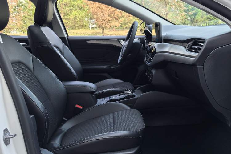 Used Ford Focus 2020 Sedan EcoBoost 180 Automatic Trend Edition