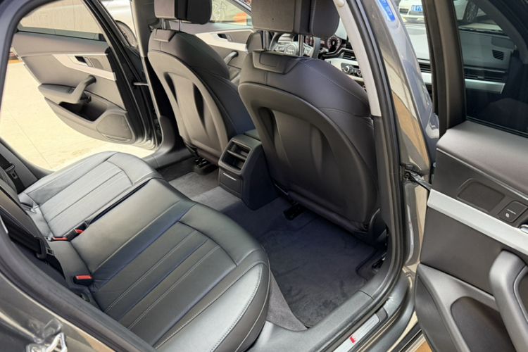 Used Audi A4L 2023 40 TFSI Fashion Dynamic Model Interior 13