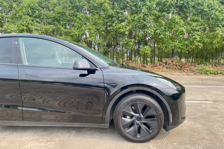 Used Tesla Model Y 2023 Rear-Wheel-Drive Version