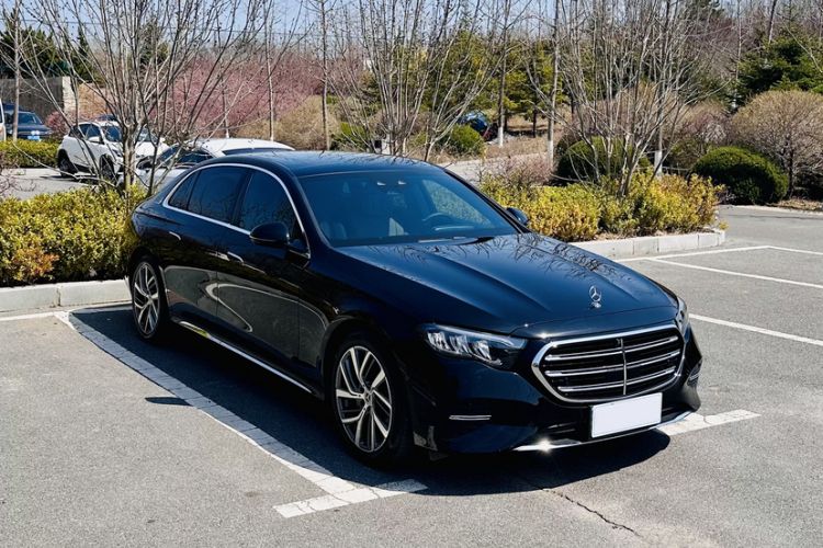 Used Mercedes-Benz E-Class 2025 E 300 L Stylish Model Exterior 1