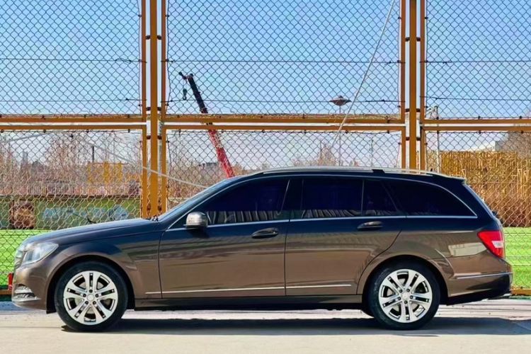 Used Mercedes-Benz C-Class (Import) 2011 C 200 Fashion Travel Edition