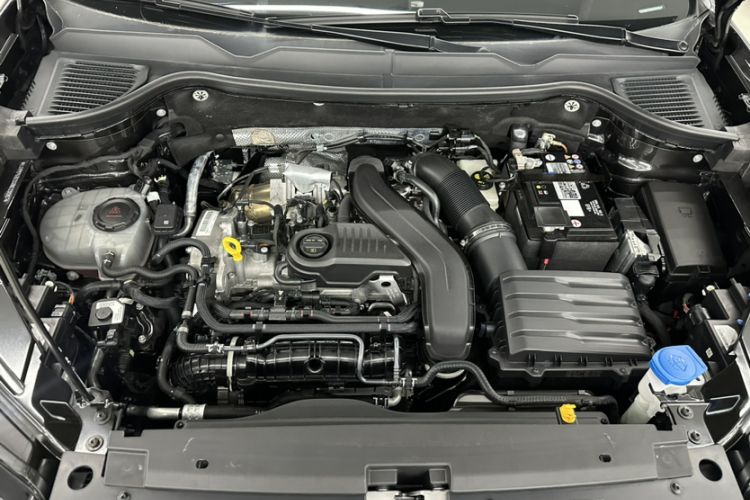 Used Volkswagen Tharu 2024 300TSI Two-Wheel-Drive Full Moon Edition Interior 5