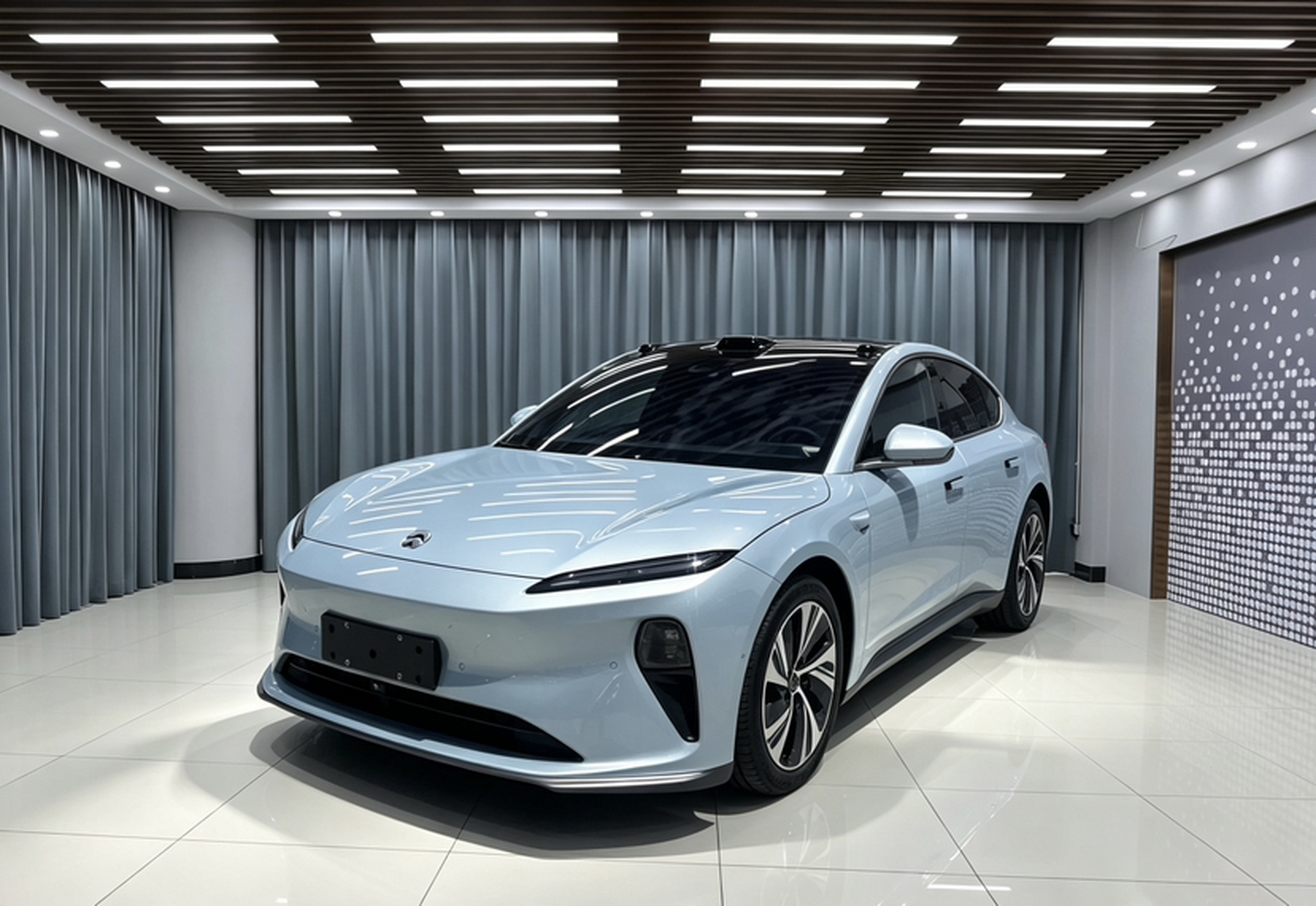 Unter der Vorderseite des Autos