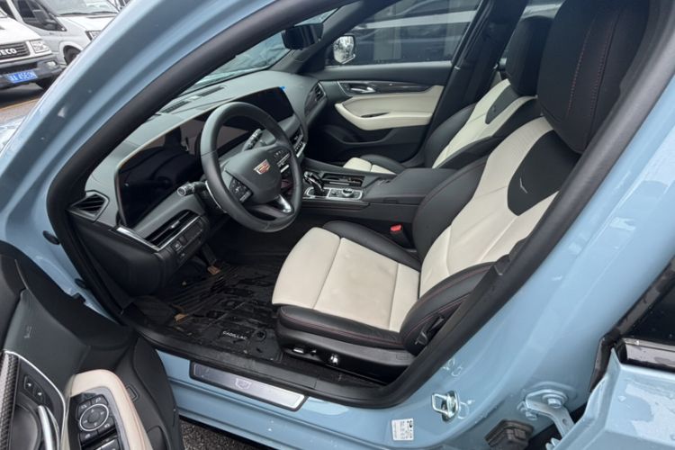 Used Cadillac CT5 2025 28T Track Performance Edition + Peak Track Optional Package Interior 1