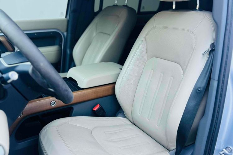 Used Land Rover Defender 2020 110 P400 Dark Special Edition Interior 13