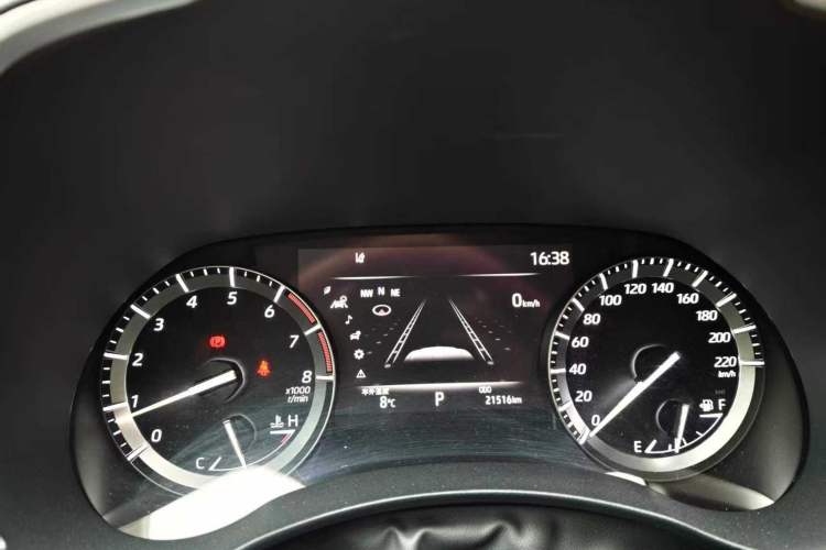 Used Toyota Highlander 2022 380T Four-Wheel Drive Prestige Edition 7-Seater Odometer Close Up