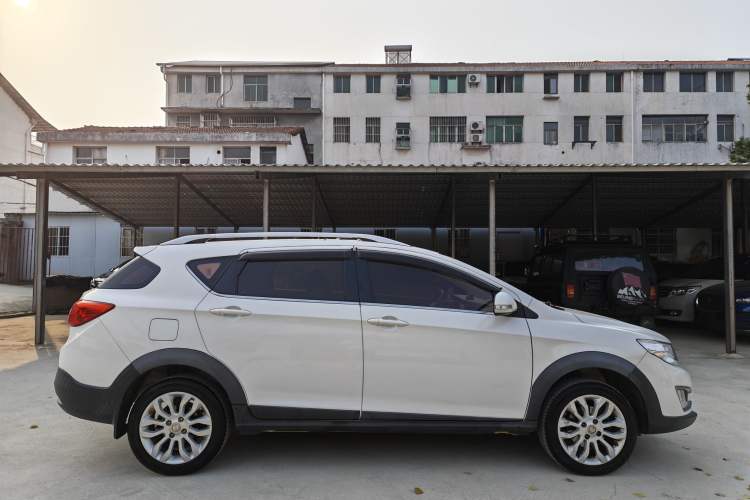 Used Dongfeng Aeolus AX3 2017 Leading Edition 1.5L Automatic Shangkue Model