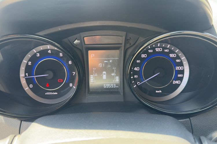 Used CHANGAN CS15 2017 1.5L Automatic Luxury Model with Sunroof
