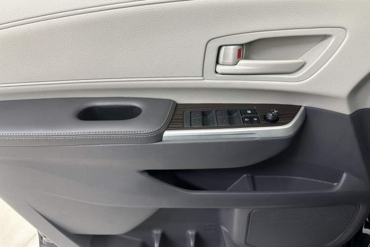 Used Toyota Granvia 2024 2.5L Hybrid Comfort Edition