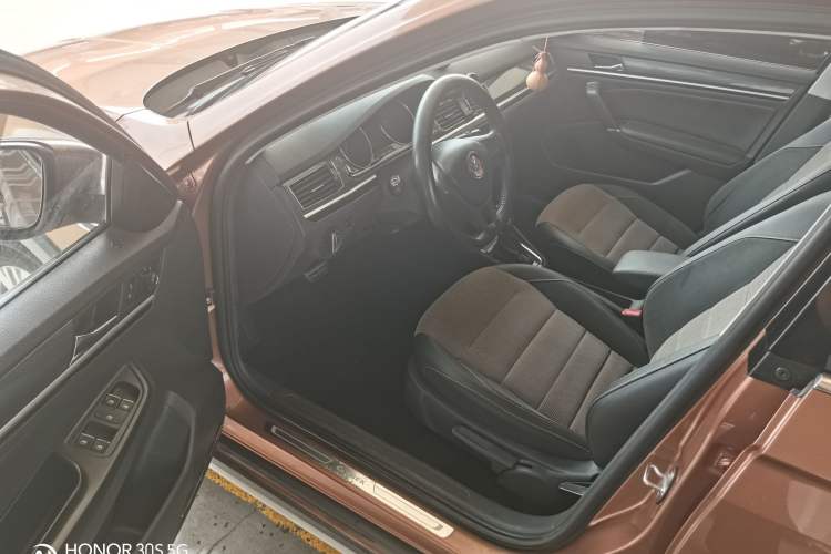 Used Volkswagen C-TREK 2017 1.6L Automatic Comfort Model
