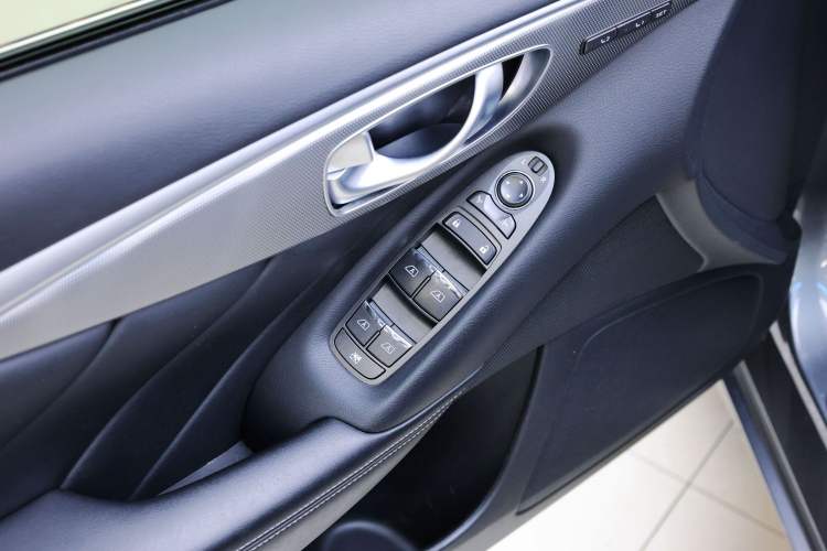 Used Infiniti Q50 2014 3.7L Luxury Sport Edition Interior 2