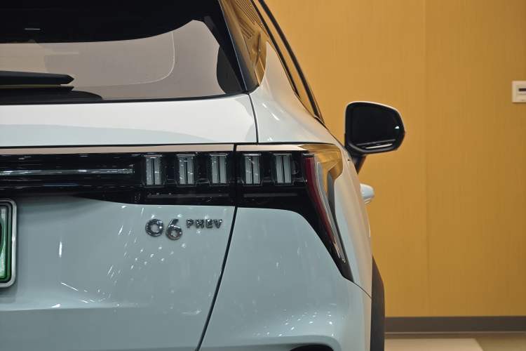 Used Lynk & Co 06 EM-P 2022 PHEV 84 km Range Pro Version Exterior 9