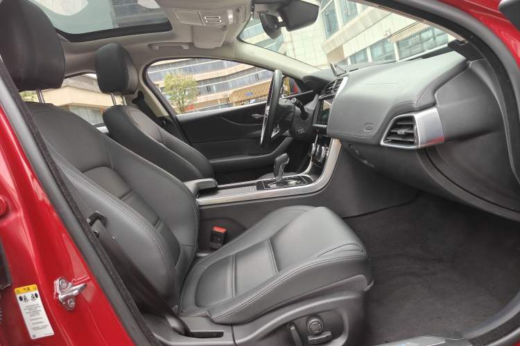 Used Jaguar XEL 2020 2.0T 200 PS S Advanced Elegance Edition Interior 5