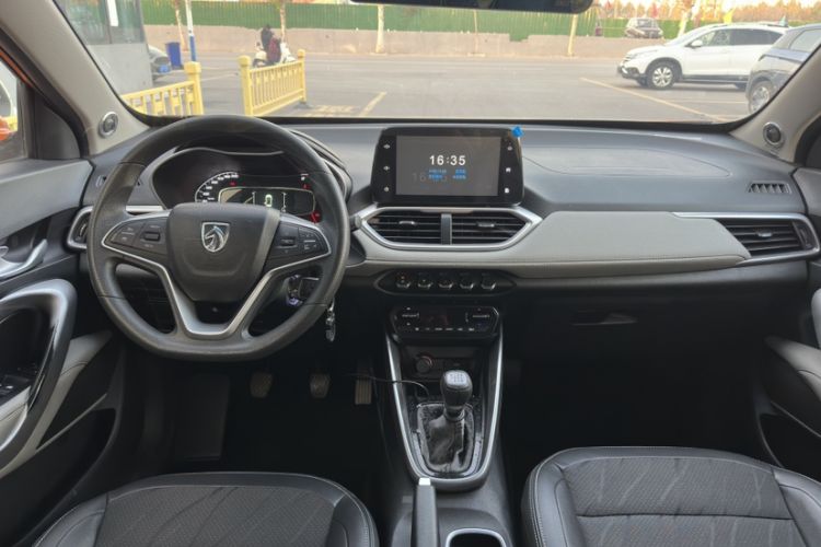 Used Baojun 510 2017 1.5L Manual Fashion Model