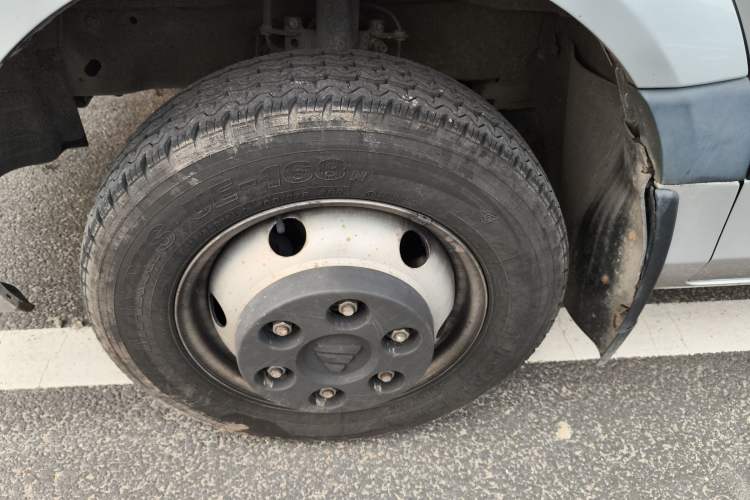 Used Foton Toano 2017 2.5T Rear Dual-Tire Commercial Version Long Wheelbase 4J25TC3