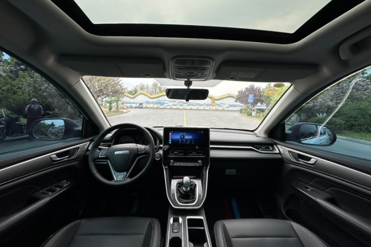 Used Haval M6 2021 PLUS 1.5T Manual Luxury Smart Connectivity Model Interior 3