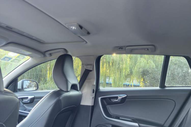 Used Volvo V60 2017 T4 Smart Edition China V Standard Interior 12