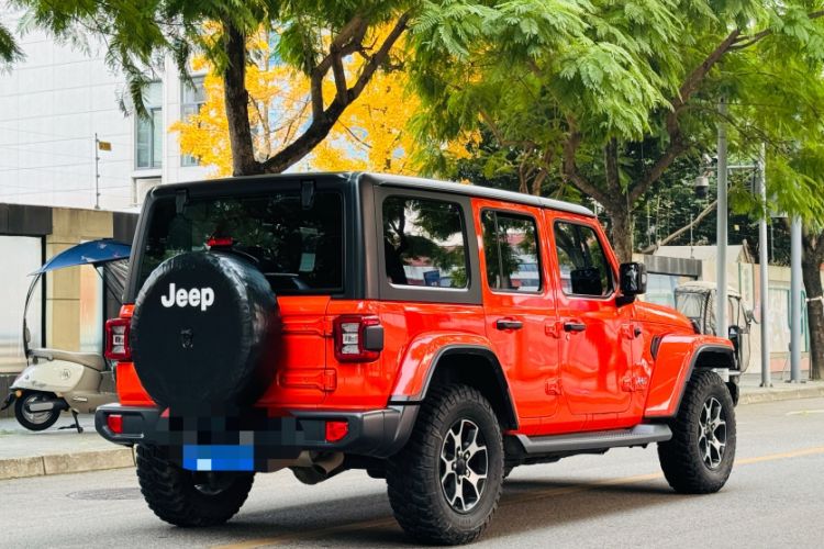 Used Jeep Wrangler 2019 2.0T Sahara Four-Door Version China VI Emission Standard
