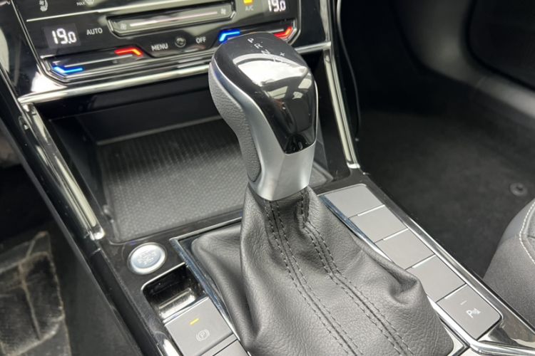 Used Volkswagen Passat 2025 Outstanding Model 380TSI Starry Dragon Edition Interior 7