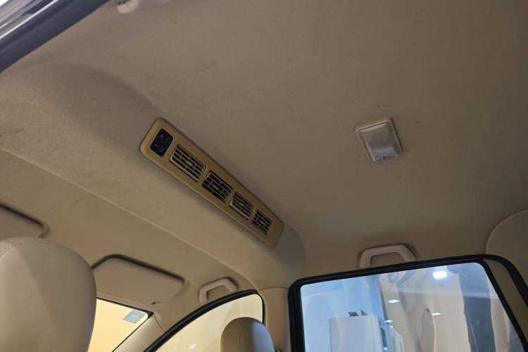 Used Dongfeng Fengon 370 2016 1.5L Manual Standard Edition SFG15-02 7 Seats Headliner