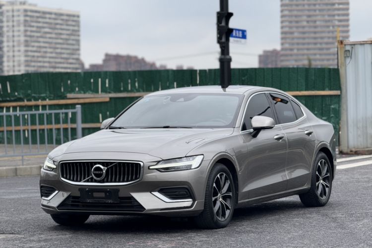 Used Volvo S60 2020 T4 Zhiyi Luxury Edition
