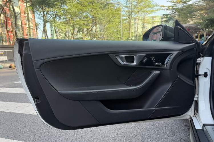 Used Jaguar F-TYPE 2016 3.0 SC S Four-Wheel-Drive Hardtop Version
