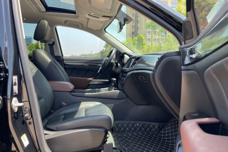 Used GAC Trumpchi GS7 2017 280T Two-Wheel Drive Luxury Model
