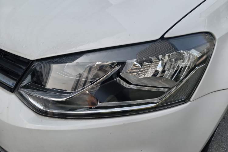 Used Volkswagen Polo 2016 1.6L Automatic Comfort Model