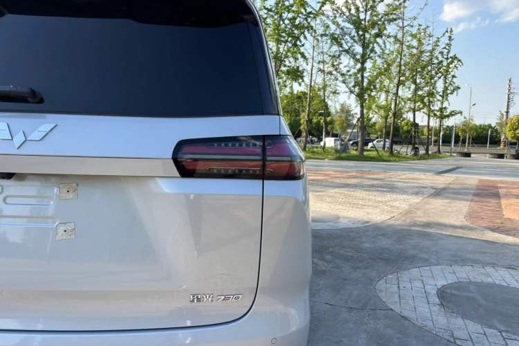 Used Wuling Starlight 730 2025 Model Pure Electric 500km Luxury Edition
