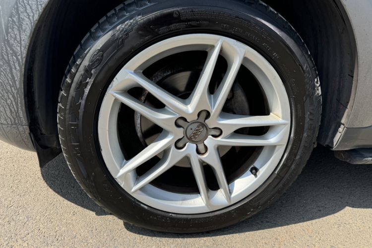 Used Audi Q5 2018 Collector's Edition 40 TFSI Technology Model