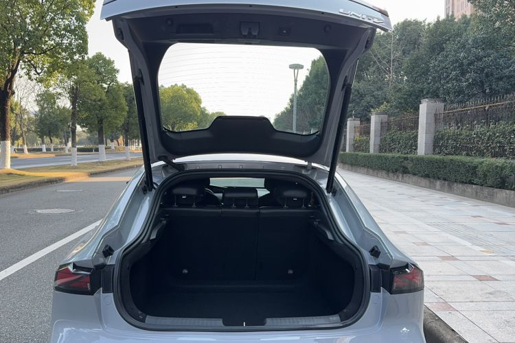 Used Changan UNI-V 2022 1.5T Prestige Version
