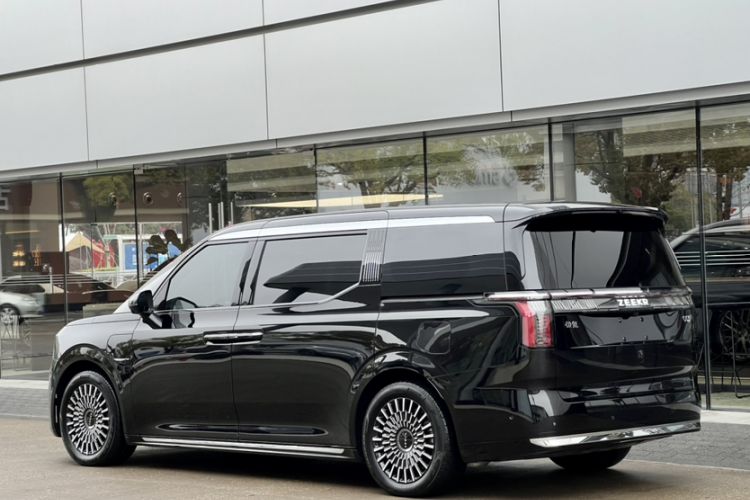 Used Zeekr 009 2024 Six-Seat Executive Version 4WD 108 kWh
