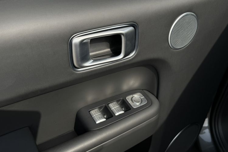 Used Li Auto L8 2023 Pro Model
