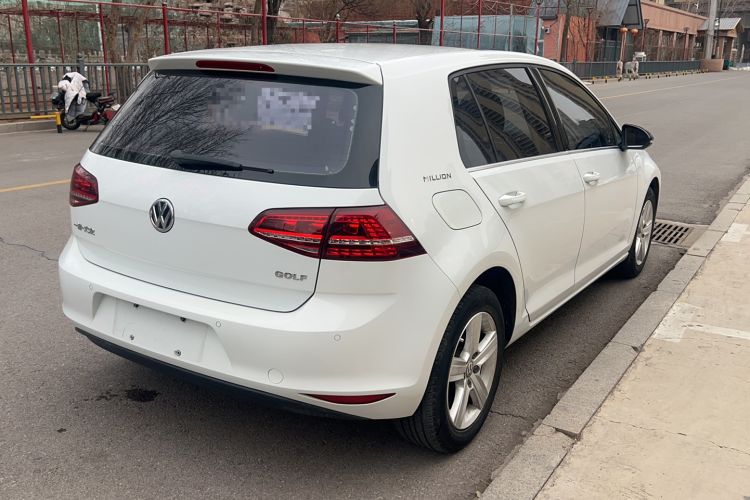 Used Volkswagen Golf 2017 1.6L Automatic Comfort Million-Vehicle Anniversary Edition
