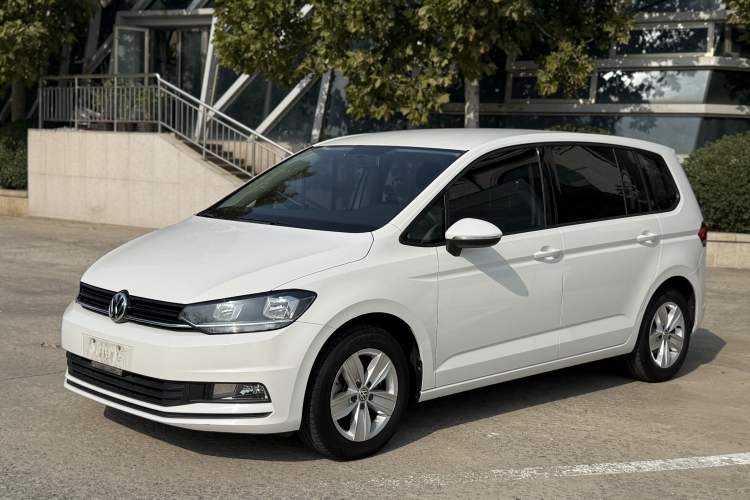 Used Volkswagen Touran 2018 Volkswagen Touran L 1.6L Manual Trend Edition