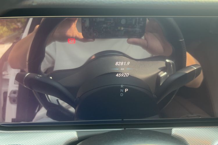 Used Mercedes-Benz E-Class 2020 E 260 Sport Edition Odometer Close Up