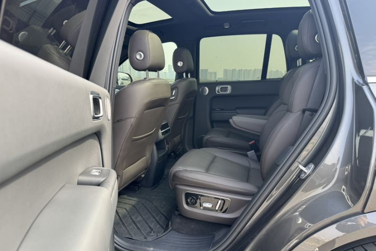 Used Li Auto L8 2023 Pro Model
