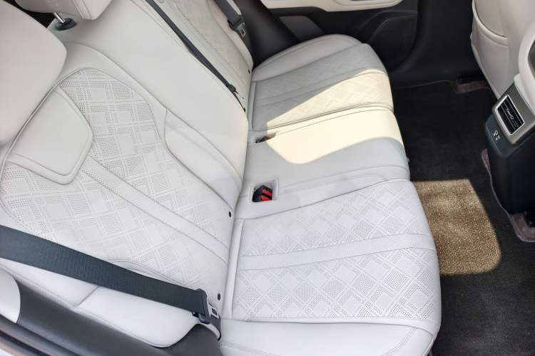 Used BYD Yuan UP 2025 Intelligent Driving Version 401 KM Dynamic Edition